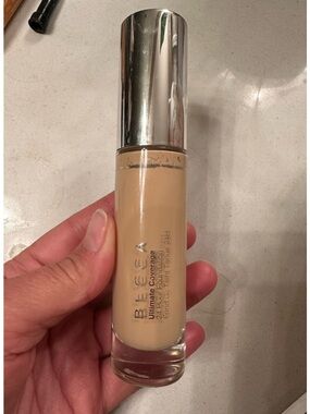BECCA Ultimate Coverage Foundation — cashmere Shade